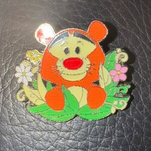 “✨ Disney Tigger Springtime 2018 LE 300 Pin – Winnie the Pooh Series – Rare!”